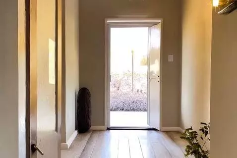 AI Video from prompt: How Your Front Entrance Shapes Your Energy   ---