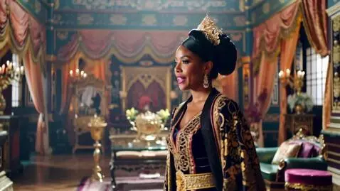 AI Video from prompt: I need a look of an African queen living a luxur