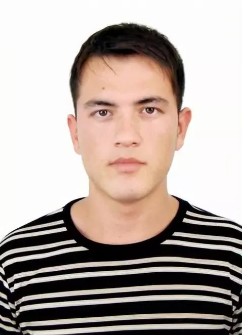 AI Video from prompt: let him become a bodybuilder