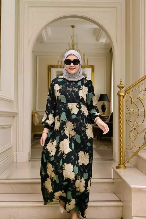 AI Video from prompt: A Southeast Asian woman wearing a modern floral 