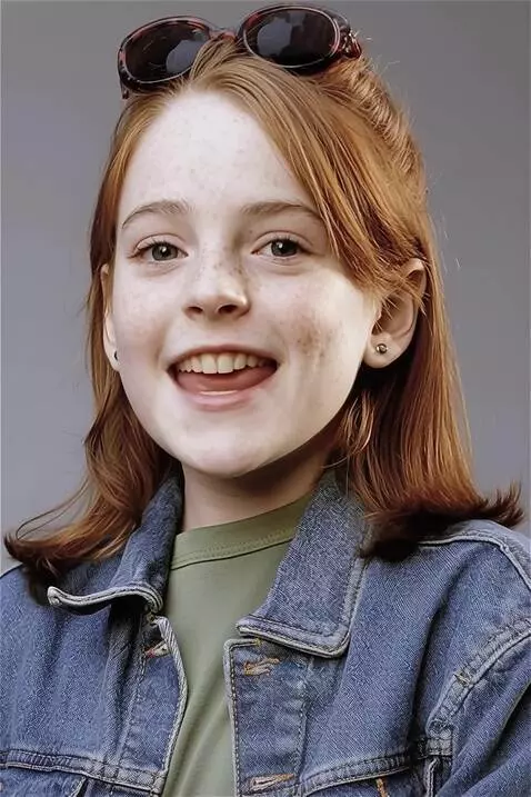 AI Video from prompt: the girl says:"I think that ginger people are th