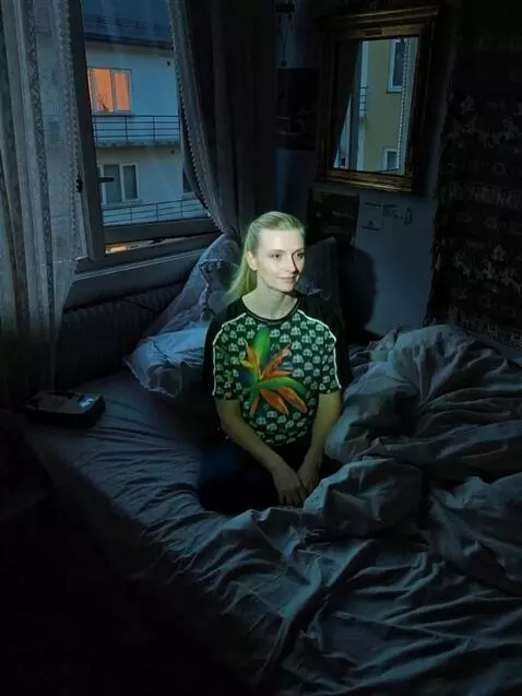 AI Video from prompt: The time of day changes rapidly, day and night r