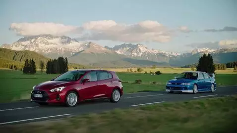 AI Video from prompt: Cars  in roed