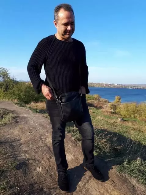 AI Video from prompt: a young man is dancing slowly