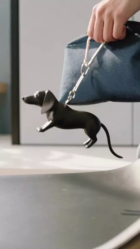 AI Video from prompt: Vertical 9:16 realistic product lifestyle video,
