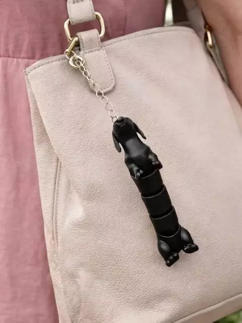 AI Video from prompt: Vertical 9:16 realistic product lifestyle video,