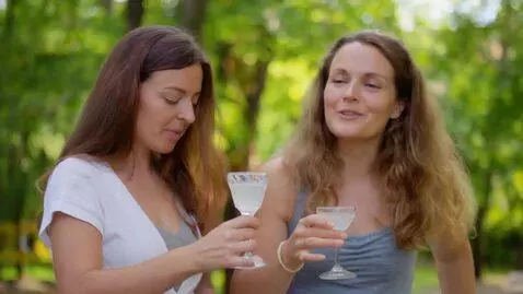 AI Video from prompt: Mothers and sister Randa road