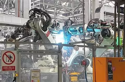 AI Video from prompt: Create a video showing how the mechanisms in the