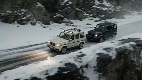 AI Video from prompt: Title: «Edge of the Abyss: G‑Class Chase» Durati