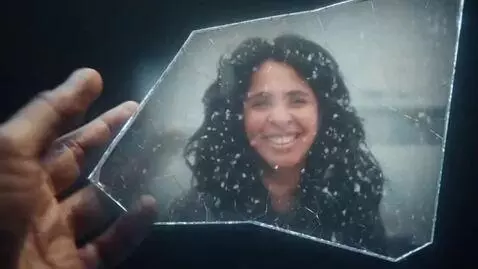 AI Video from prompt: poetic memory film. In a dark room, dozens of fl