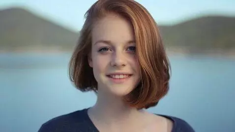 AI Video from prompt: Smiling the woman