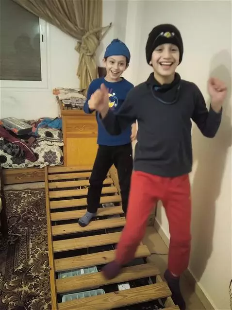 AI Video from prompt: make a 5 minutes videos where the two kids on th