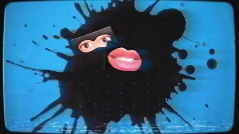 AI Video from prompt: The video starts whit a blue screen, then a blac
