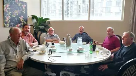 AI Video from prompt: These friends have had lunch at a restaurant and