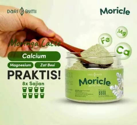 AI Video from prompt: “A hand naturally opening a jar of Bidara leaf p