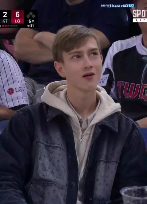 AI Video from prompt: realistic sports broadcast scre enshot-style doc