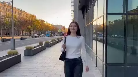 AI Video from prompt: Girl go to the city (morning)