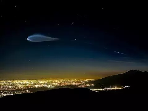 AI Video from prompt: the Space X Rocket slowly moves closer , an awso