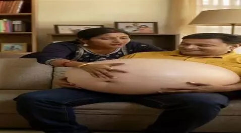 AI Video from prompt: Create a video where this lady is shaking this h