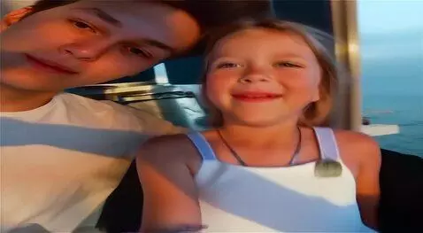 AI Video from prompt: Create a realistic vertical video (9:16), as if 
