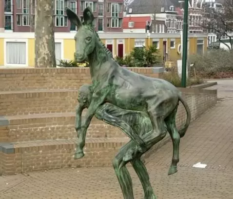 MiniMax Hailuo-02 (pro) video