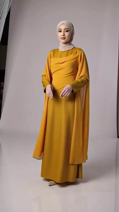 AI Video from prompt: {   "subject": "a young Indonesian woman, 18 yea