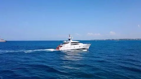 AI Video from prompt: Luxury yacht in Mediterranean water with sun