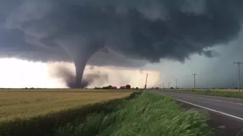 AI Video from prompt: Yea,Tornado is coming to Russia