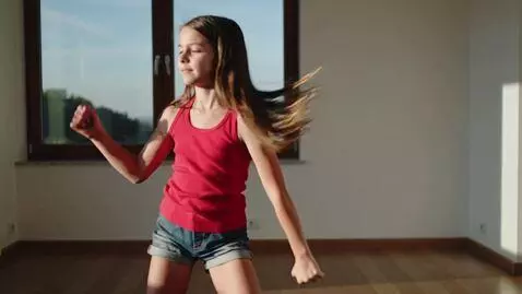 AI Video from prompt: girl  dance quickly