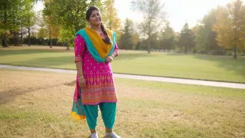 AI Video from prompt: indian lady in bikini and socks