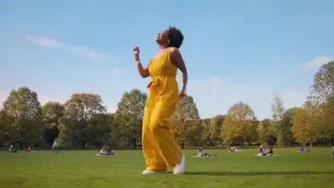 AI Video from prompt: A gaint woman twirking with her huge