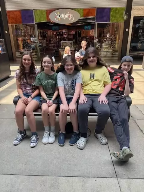 AI Video from prompt: Turn the boys into girls