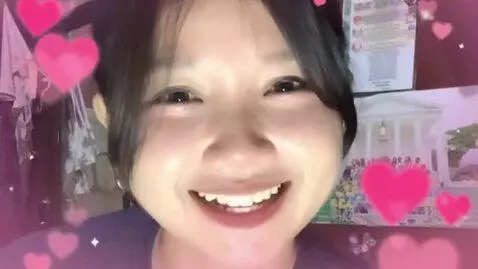 AI Video from prompt: https://vt.tiktok.com/ZSQxgqU6b/ make the photo 