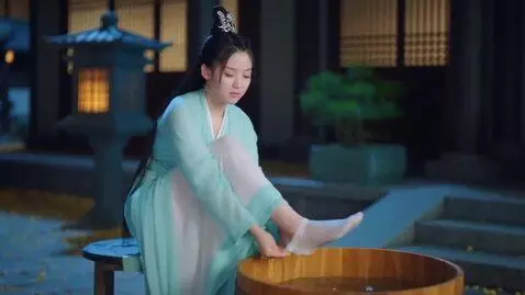AI Video from prompt: Dou Po Cang Qiong: The Little Medical Fairy Remo