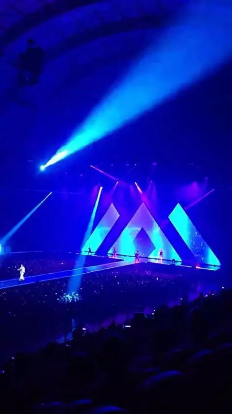 AI Video from prompt: In the first person. I'm sitting in the arena of