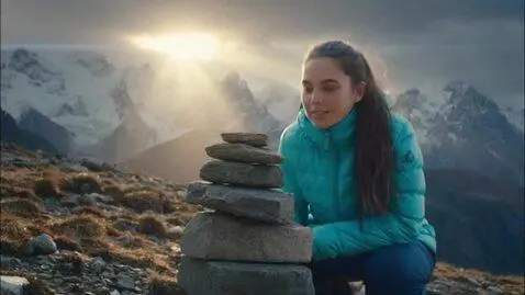 AI Video from prompt: An episode with the atmosphere of mountain climb
