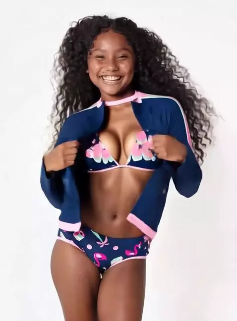 AI Video from prompt: bikini-up