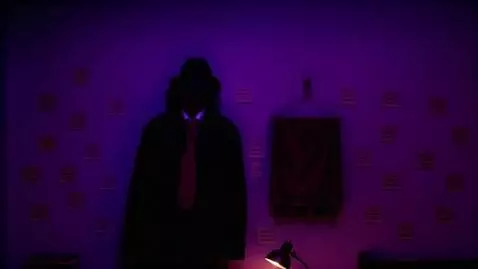 AI Video from prompt: Make the hat fall down on its own