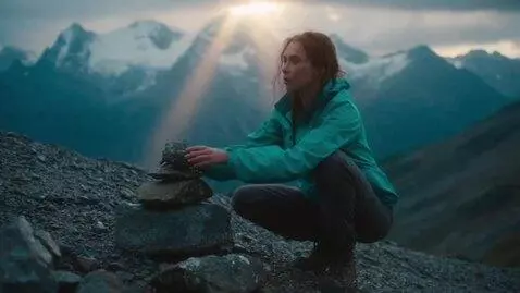 AI Video from prompt: An episode with the atmosphere of mountain climb
