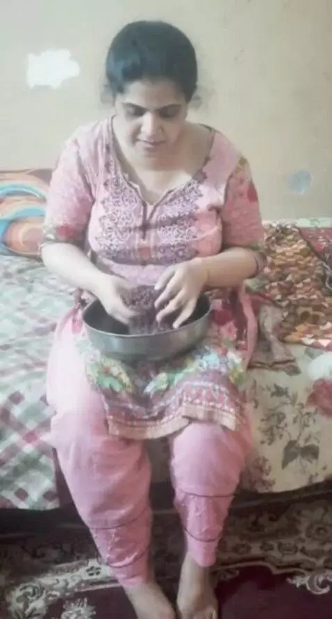 AI Video from prompt: Deep pocha cleaning