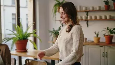 AI Video from prompt: ich treffe nur nette und tolle menschen