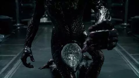 AI Video from prompt: Alien with an exoskeleton and 4 arms with opposa