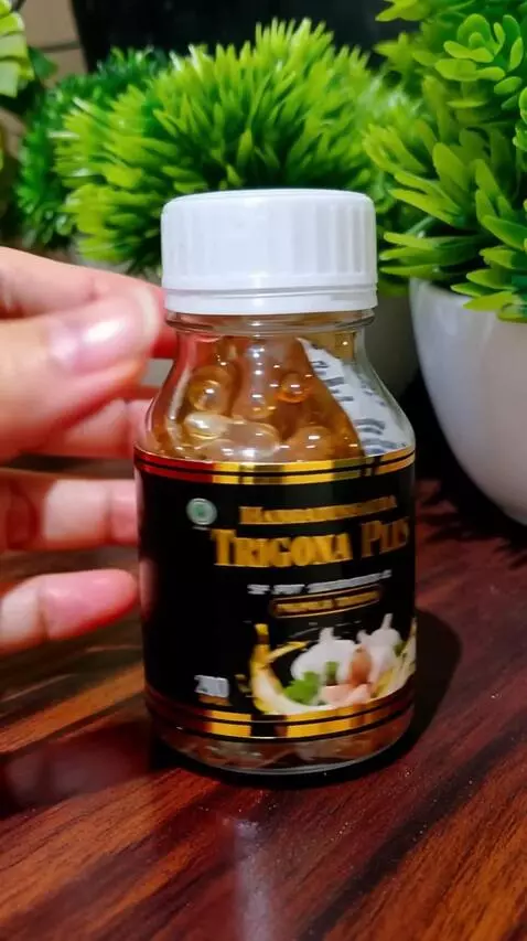 AI Video from prompt: The Habbatussauda bottle slowly approaches the f