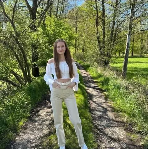 AI Video from prompt: Unrealistic pregnant belly inflation