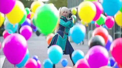 AI Video from prompt: a woman in cosplay. she strikes a pose thejn her