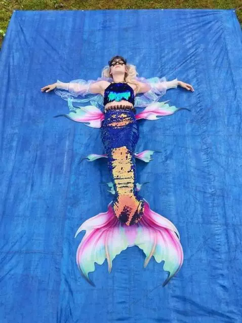 AI Video from prompt: View of the sea and the mermaid from above. A me