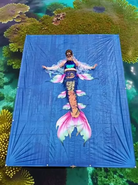 AI Video from prompt: Replace the blue background with a clear transpa