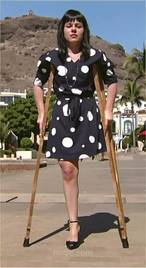 AI Video from prompt: A one-legged woman walks unhurriedly toward the 