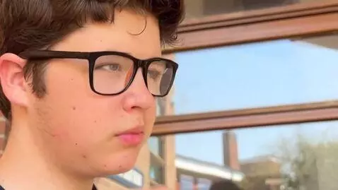 AI Video from prompt: Say my name is Josh love and I like deal doughs 