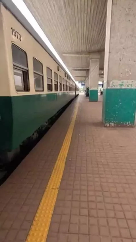 AI Video from prompt: In the first person. Walking along the platform 